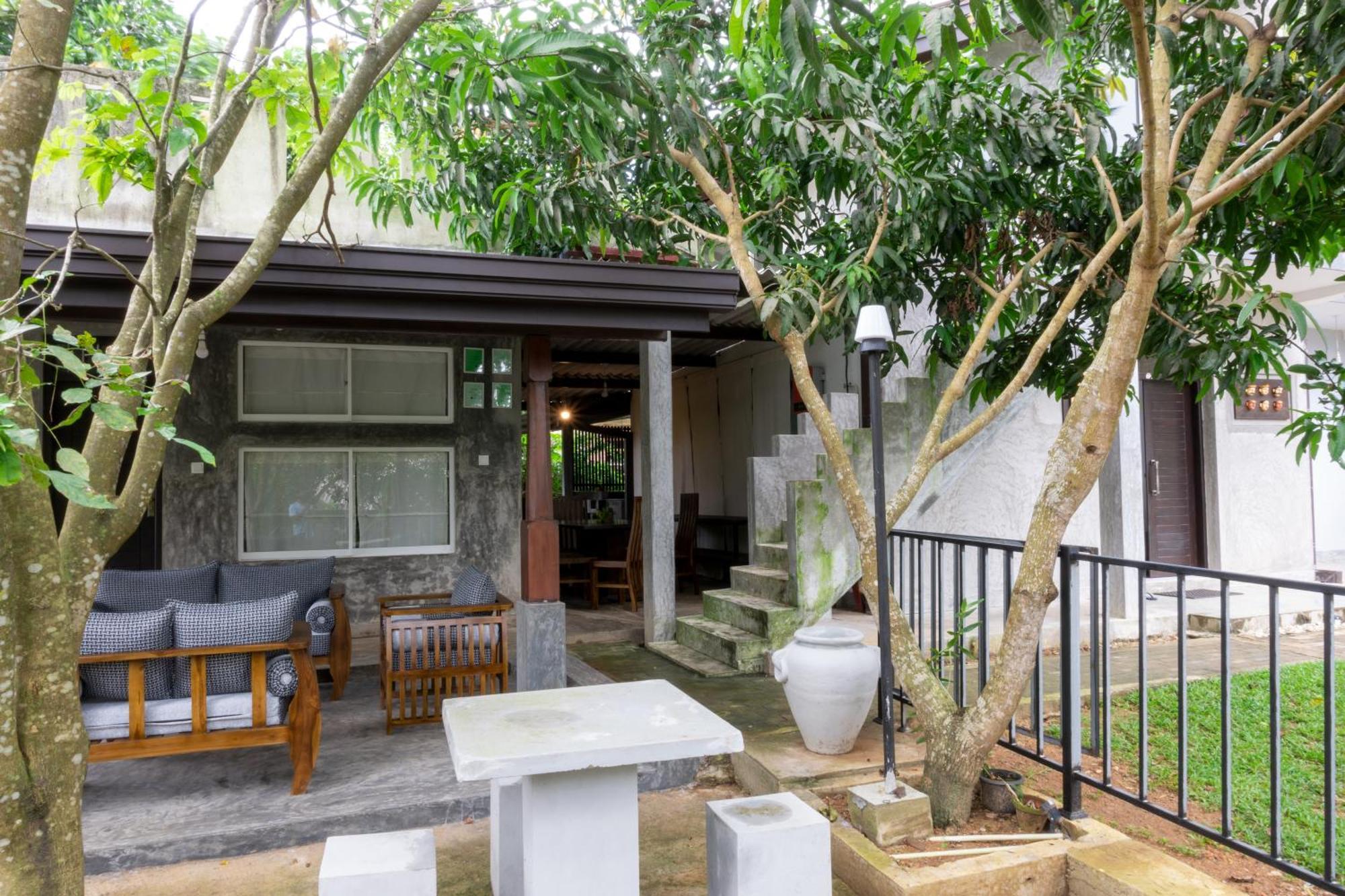 Dollyz Home - Sri Lanka 앰발랑고다 외부 사진