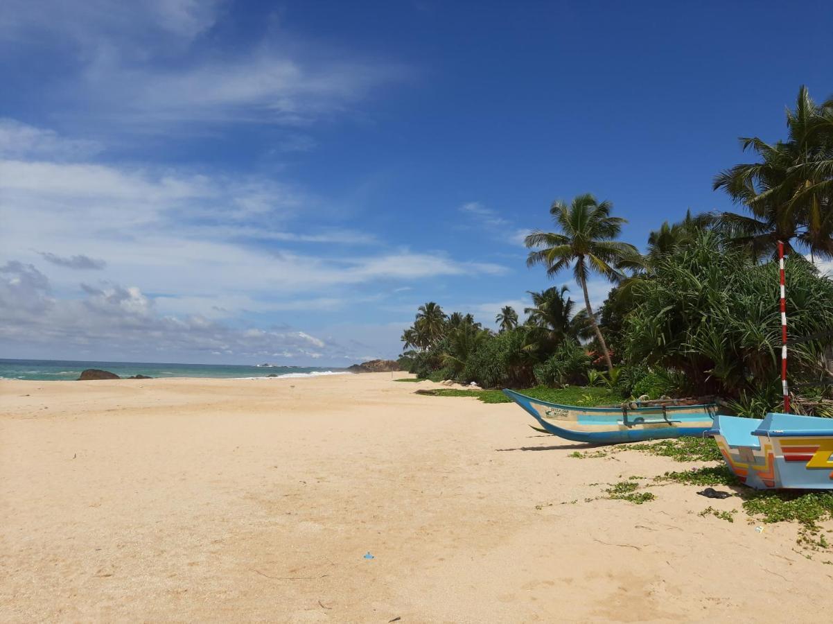 Dollyz Home - Sri Lanka 앰발랑고다 외부 사진